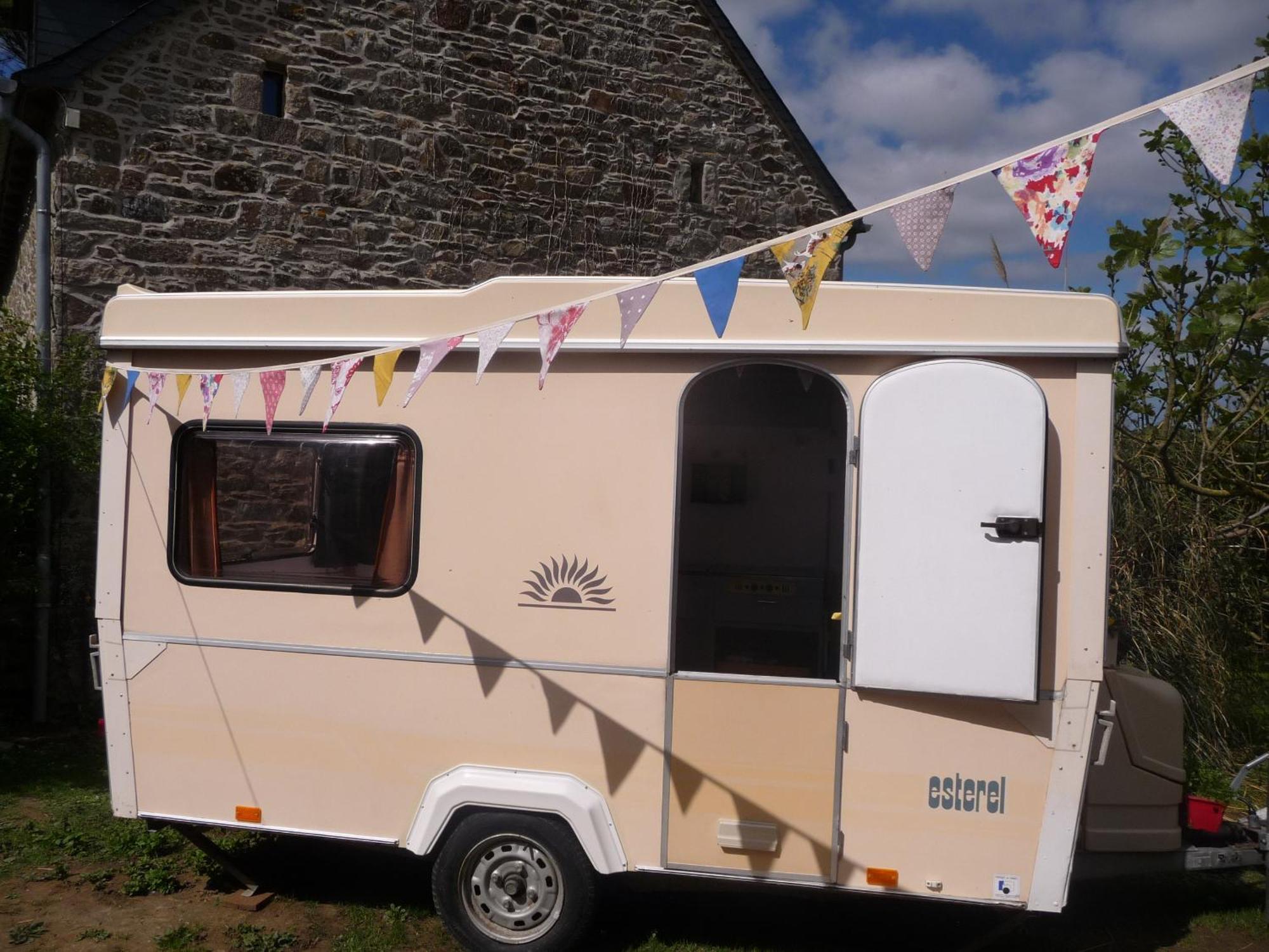 Bretagne Chambre D'Hotes Suite 53M2 Et Caravane Vintage Avec Cuisine Et Salle De Bains Privees Brittany B&B 53M2 Suite And Vintage Caravan Glamping With Private Kitchen And Bathroom Pleumeur-Gautier Buitenkant foto